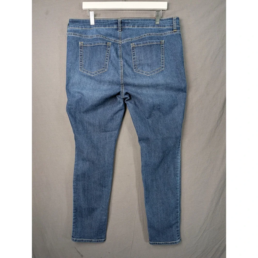 Torrid Denim Jeans Womens 16R Blue Skinny Leg Stretch Medium Wash